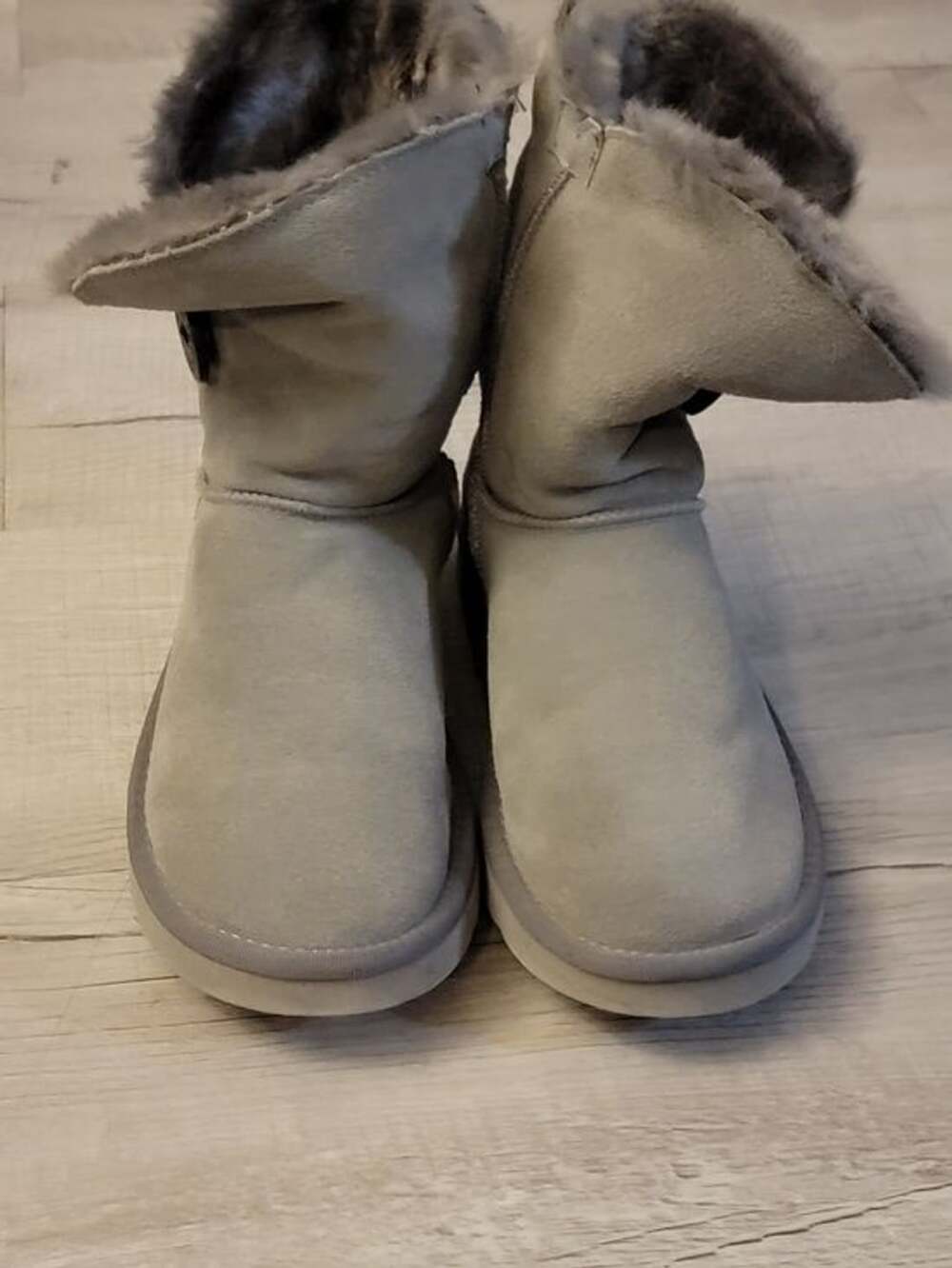 UGG Women's Light Gray Suede Shearling Button Boot Size 6